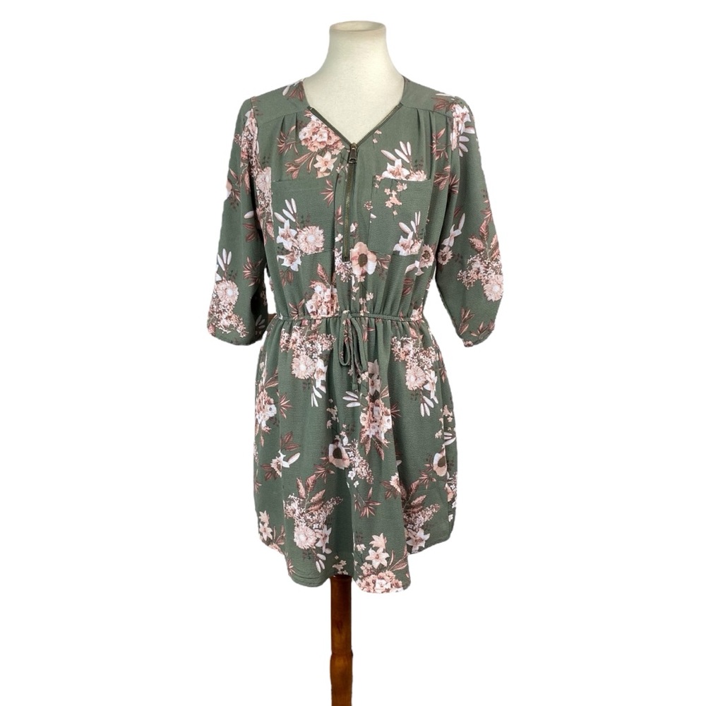 Woman’s Wishful Park floral drawstring waist dress size L
